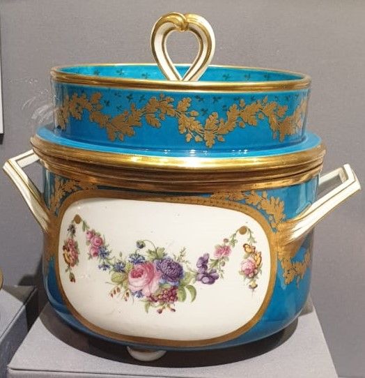 Мороженица из Юсуповского сервиза. Севрская фарфоровая мануфактура. 1783-1784 гг.