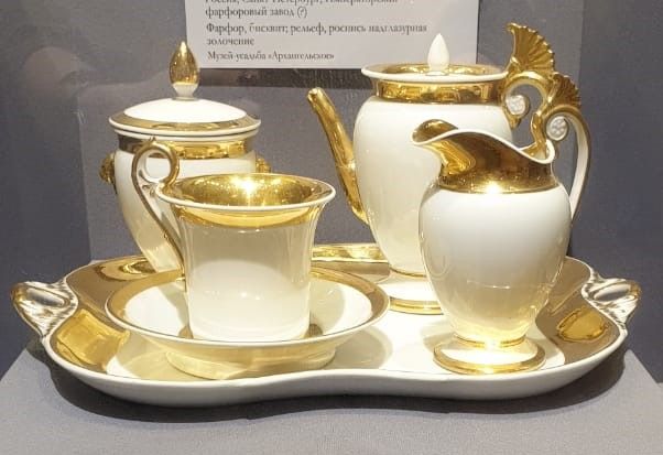 Чайный сервиз "'эгоист". 1820-е гг. Завод Попова