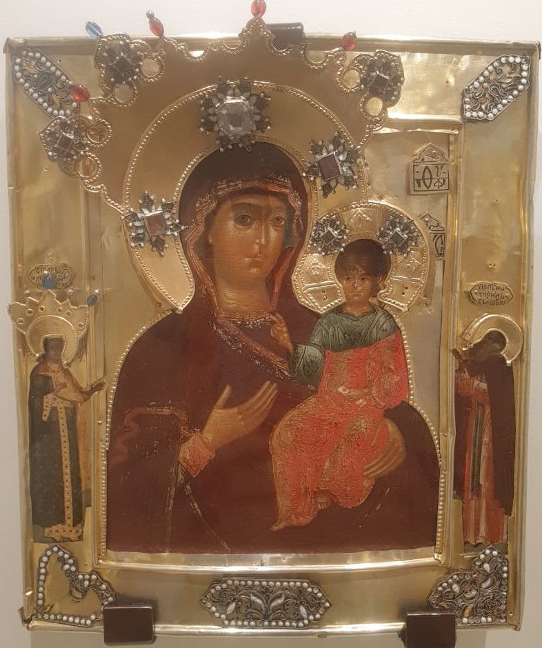 Икона Богоматерь Смоленская, Великомученица Ирина Царевна и преподобный Кирилл Белозерский на полях. XVII в.