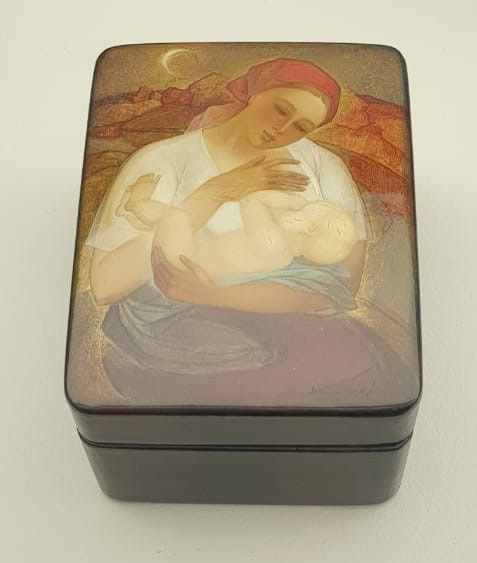 Коробочка Сын Карапаев Ю.В. Федоскино, 1977