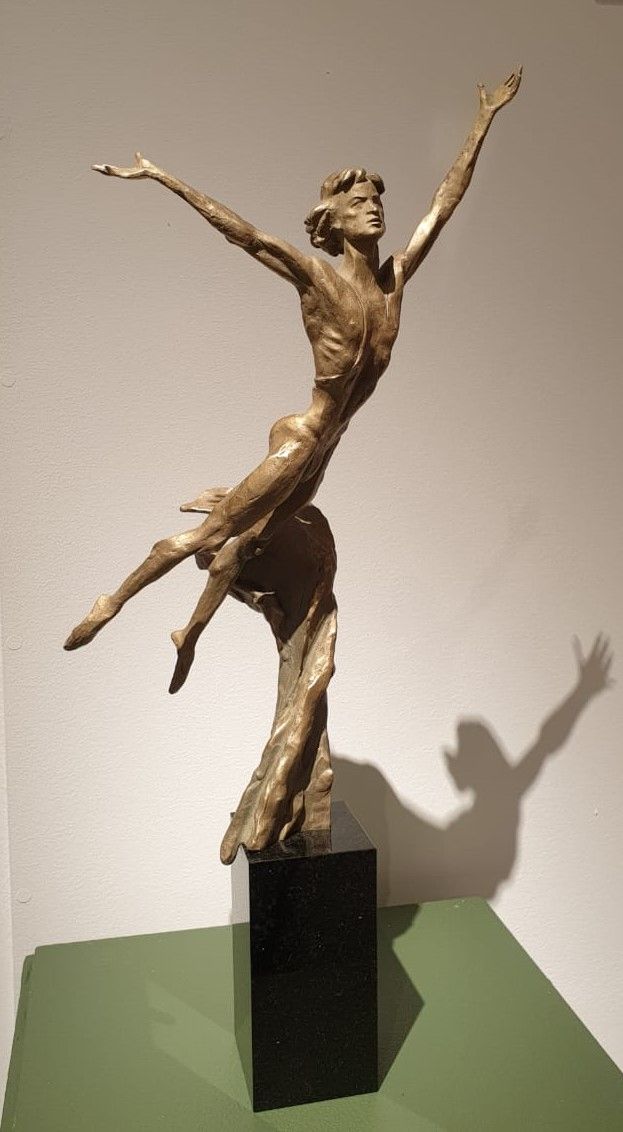 Константин Горопач. Рудольф Нуреев. Прыжок. 2019, бронза, камень