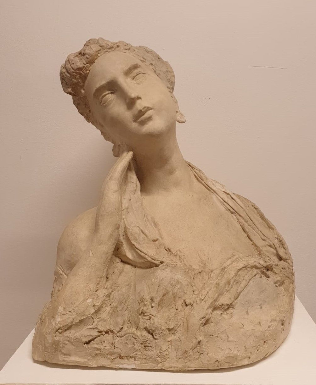 С.Т.Коненков В мечтах (Портрет С.Б.Базазьянц) 1960-е гипс