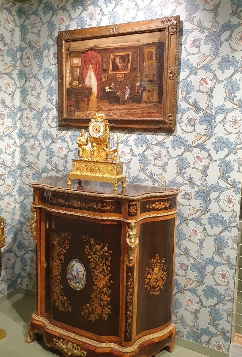 Часы каминные Счастливое материнство 1800-1825 Бронза, литье, штамп, чеканка, канфарение, золочение, эмаль, лак черный, монтировка