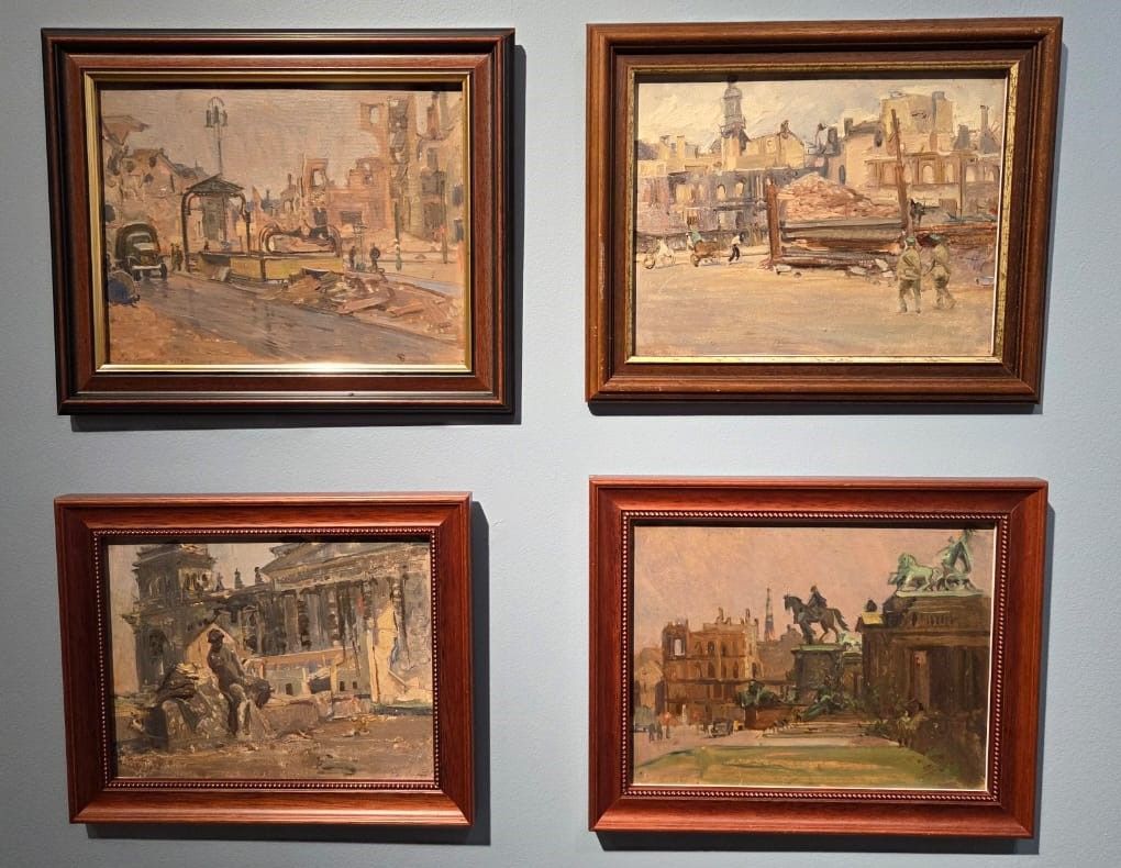 Мочальский Дмитрий Константинович (1908-1988) Берлин.Рейхстаг. Берлин. Патруль. Берлин. Вход в метро. Берлин. Памятник Вильгельму I холст, масло