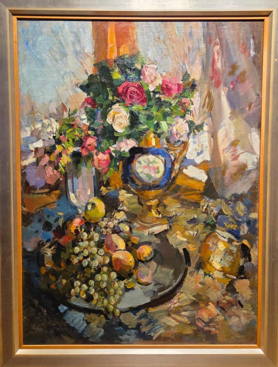 Коровин К.А. Натюрморт с розами, вазой и фруктами 1921 холст, масло